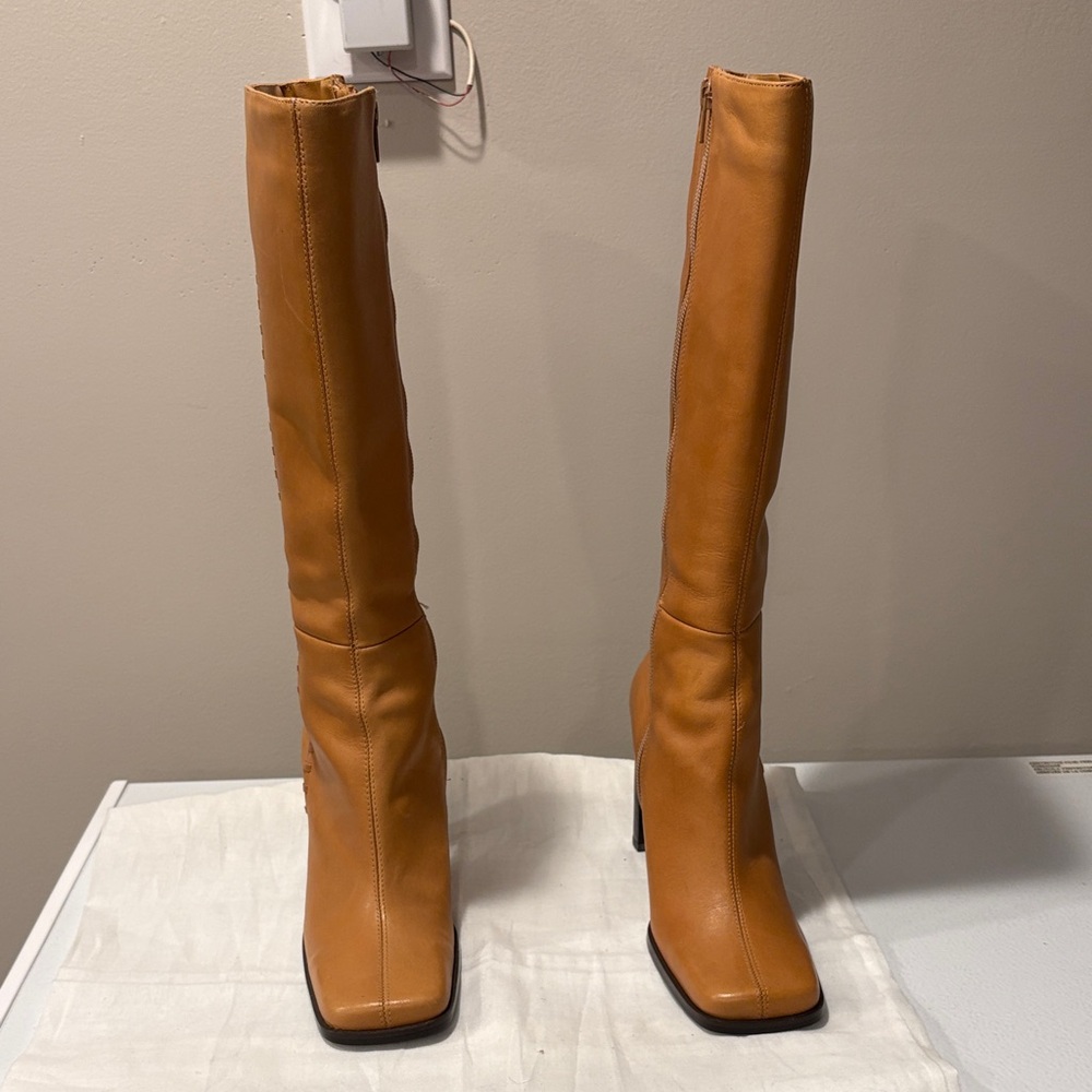 FINAL SALE ! Sivonn Collection Knee-High Women's Boots NWT